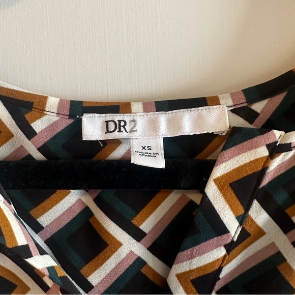 Short sleeve blouse - Picture 2 of 3